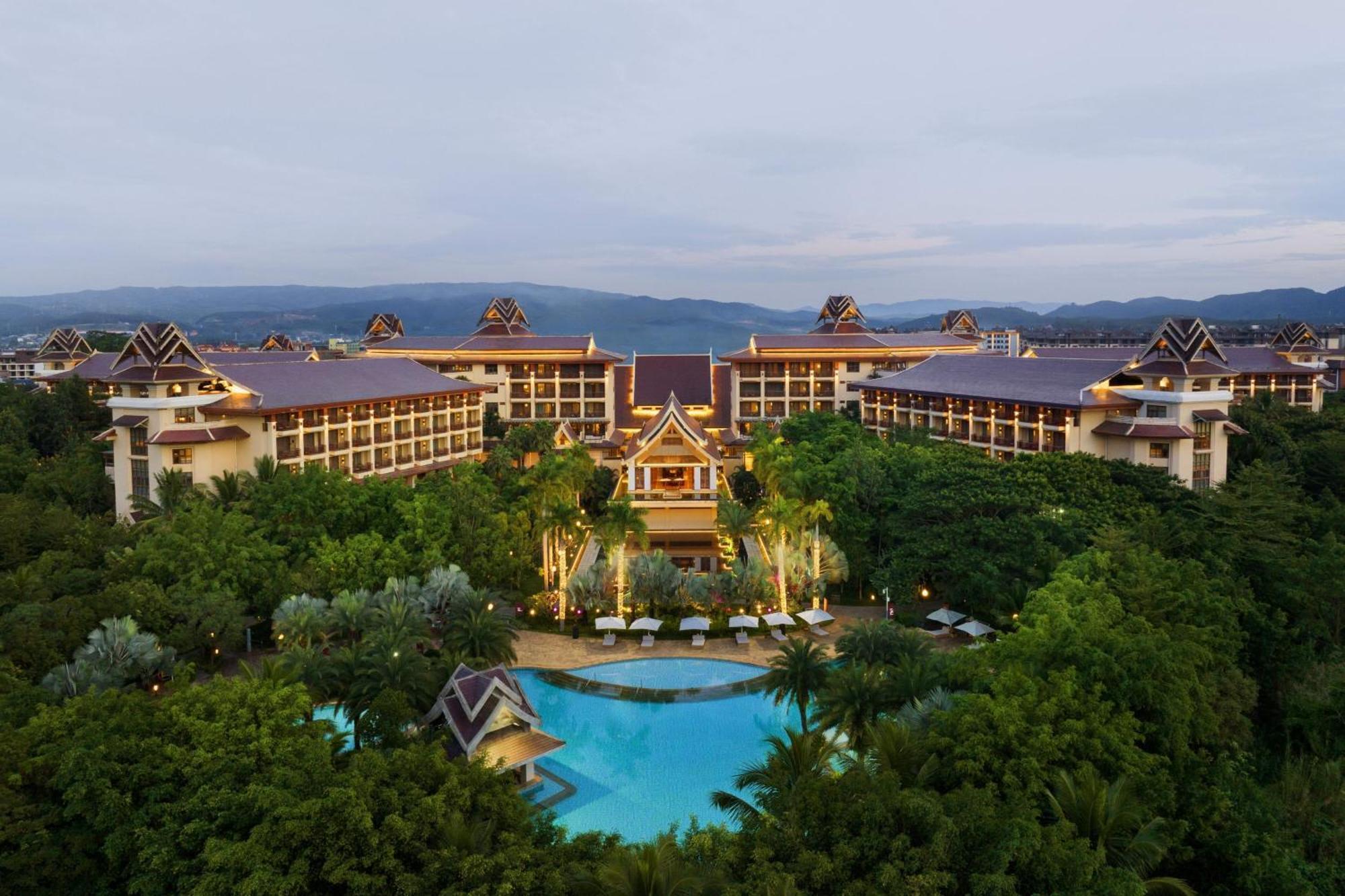 Sheraton Grand Xishuangbanna Hotel Jinghong Exterior photo