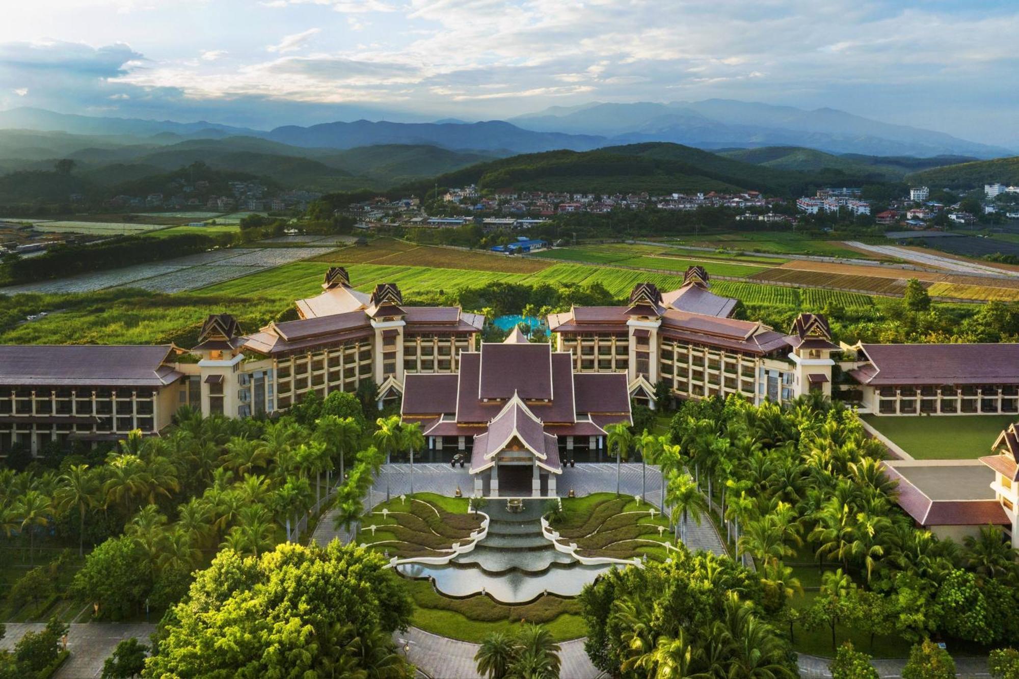 Sheraton Grand Xishuangbanna Hotel Jinghong Exterior photo