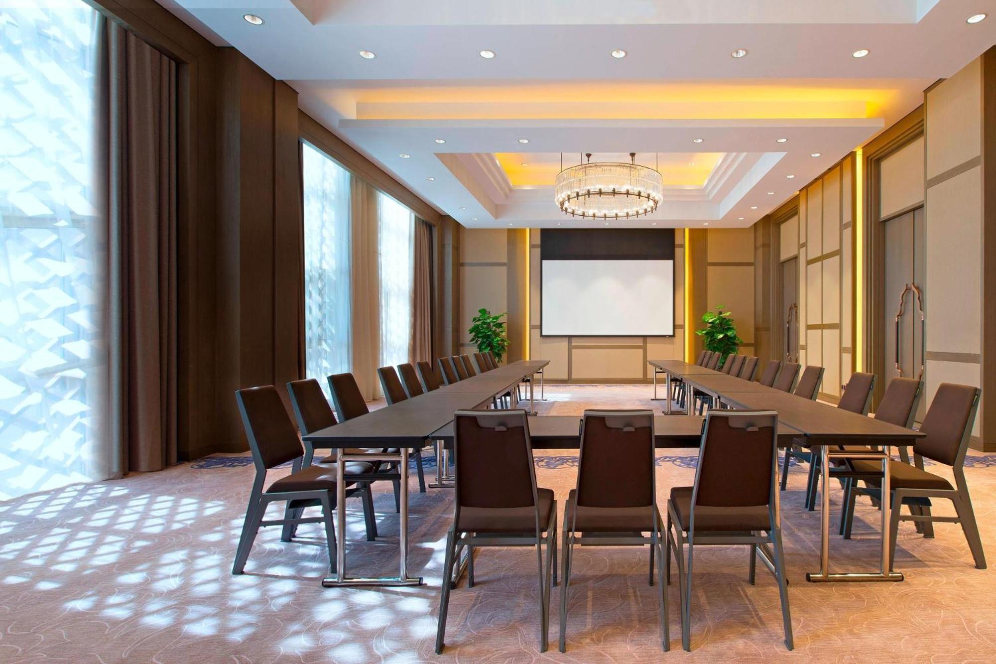 Sheraton Grand Xishuangbanna Hotel Jinghong Exterior photo